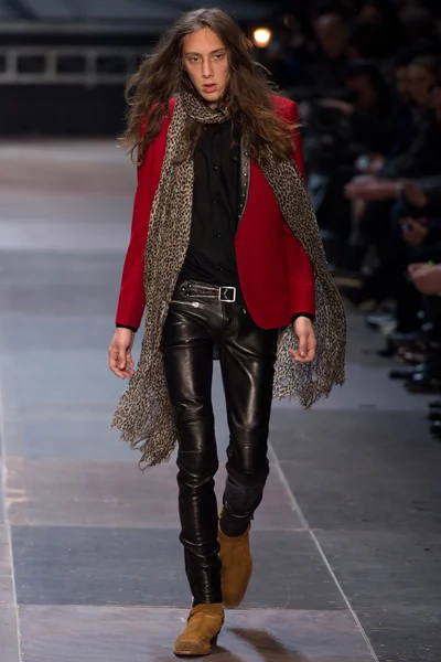 Look 3
